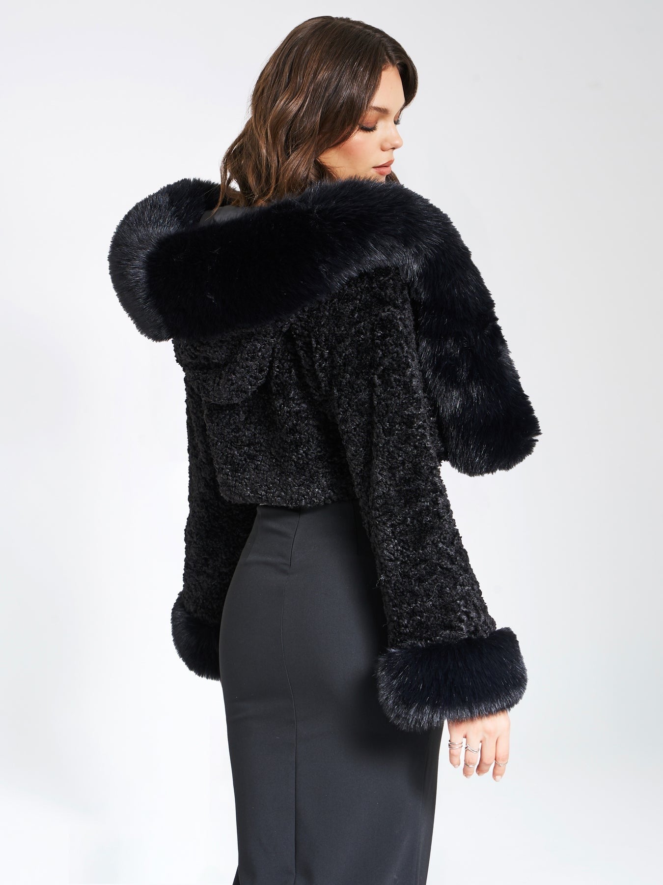 Velour™ | Cropped Fur Coat